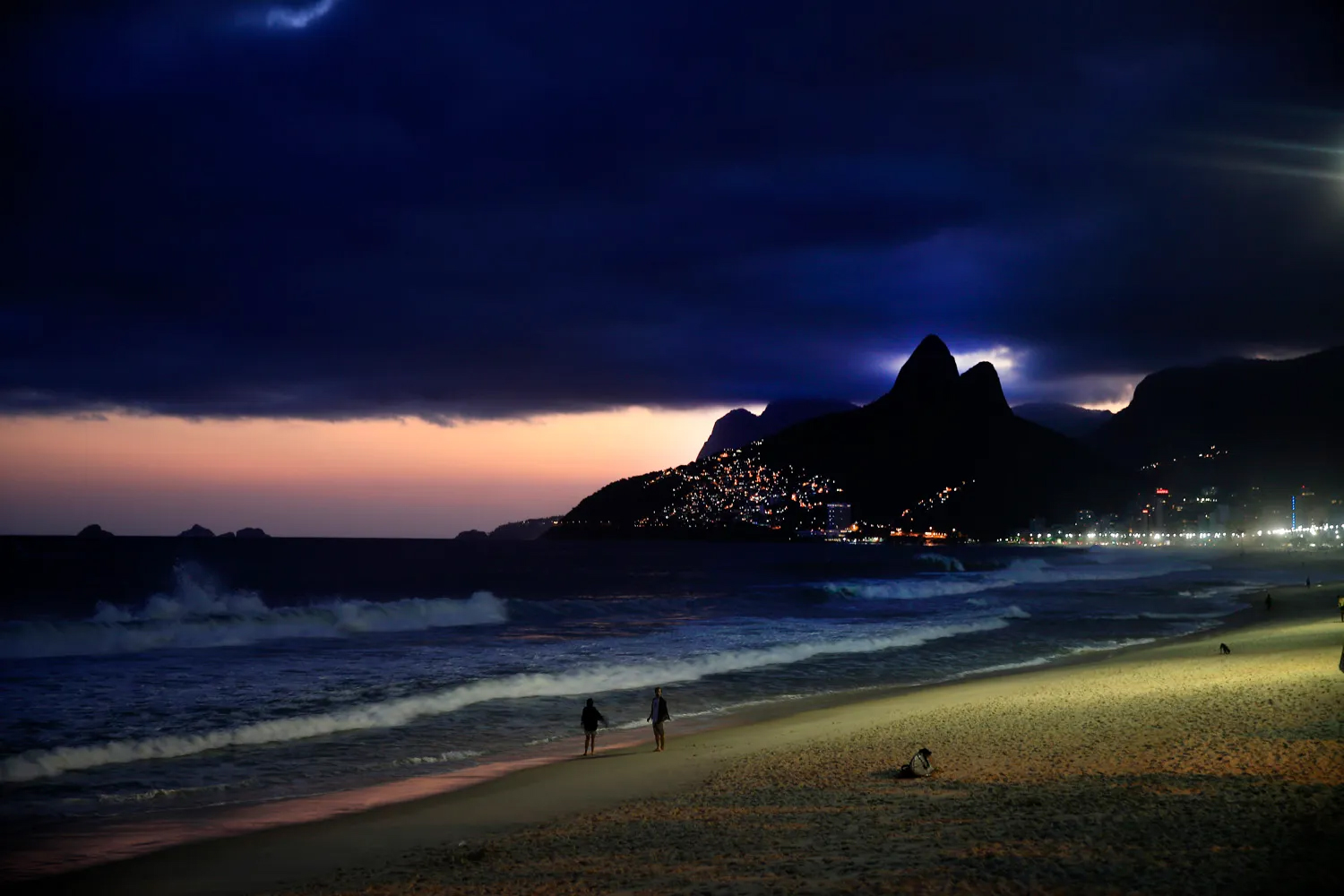 RioLadies - Pernoite com Acompanhantes no Rio - beach night
